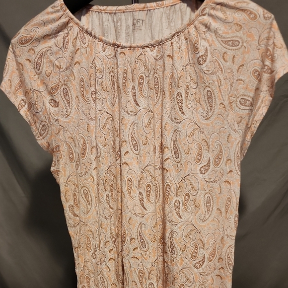 LOFT Tops - LOFT Tan and Pink Ruched Cap Sleeve Blouse